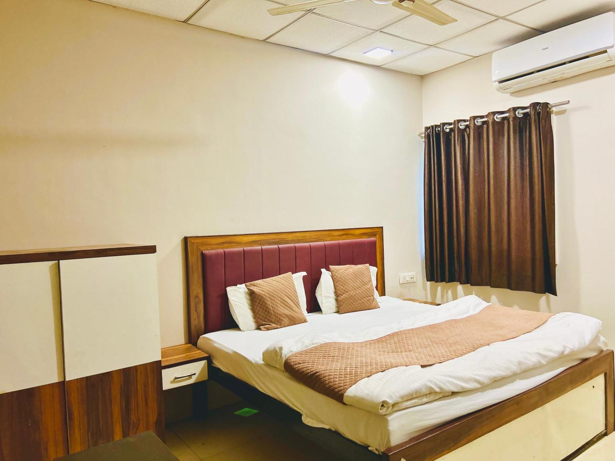 فندق Jagtara Residency إندور المظهر الخارجي الصورة