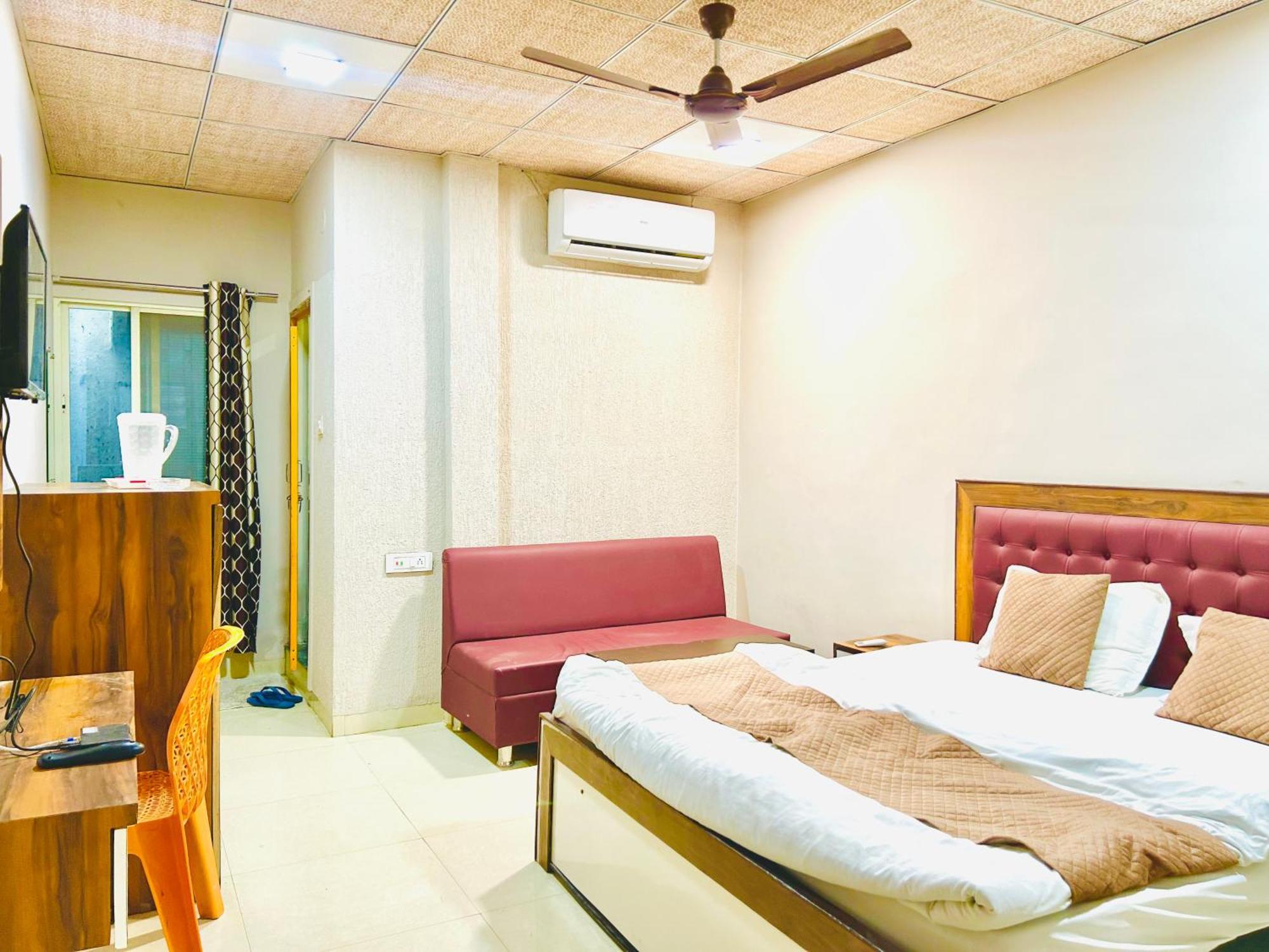 فندق Jagtara Residency إندور المظهر الخارجي الصورة