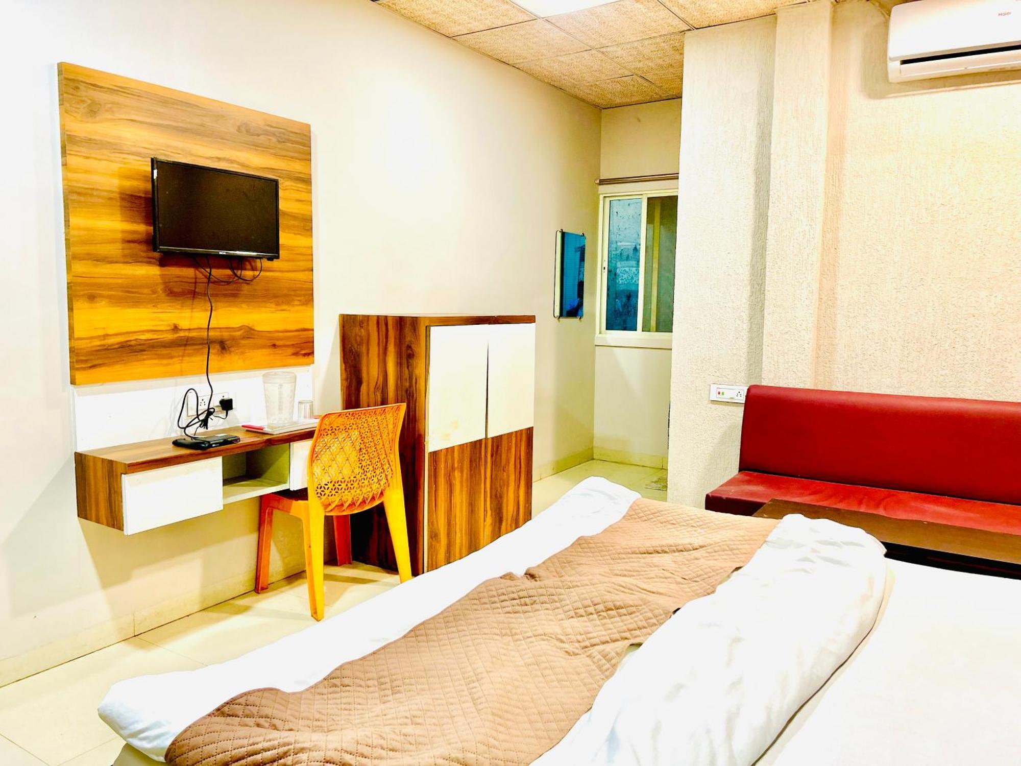 فندق Jagtara Residency إندور المظهر الخارجي الصورة