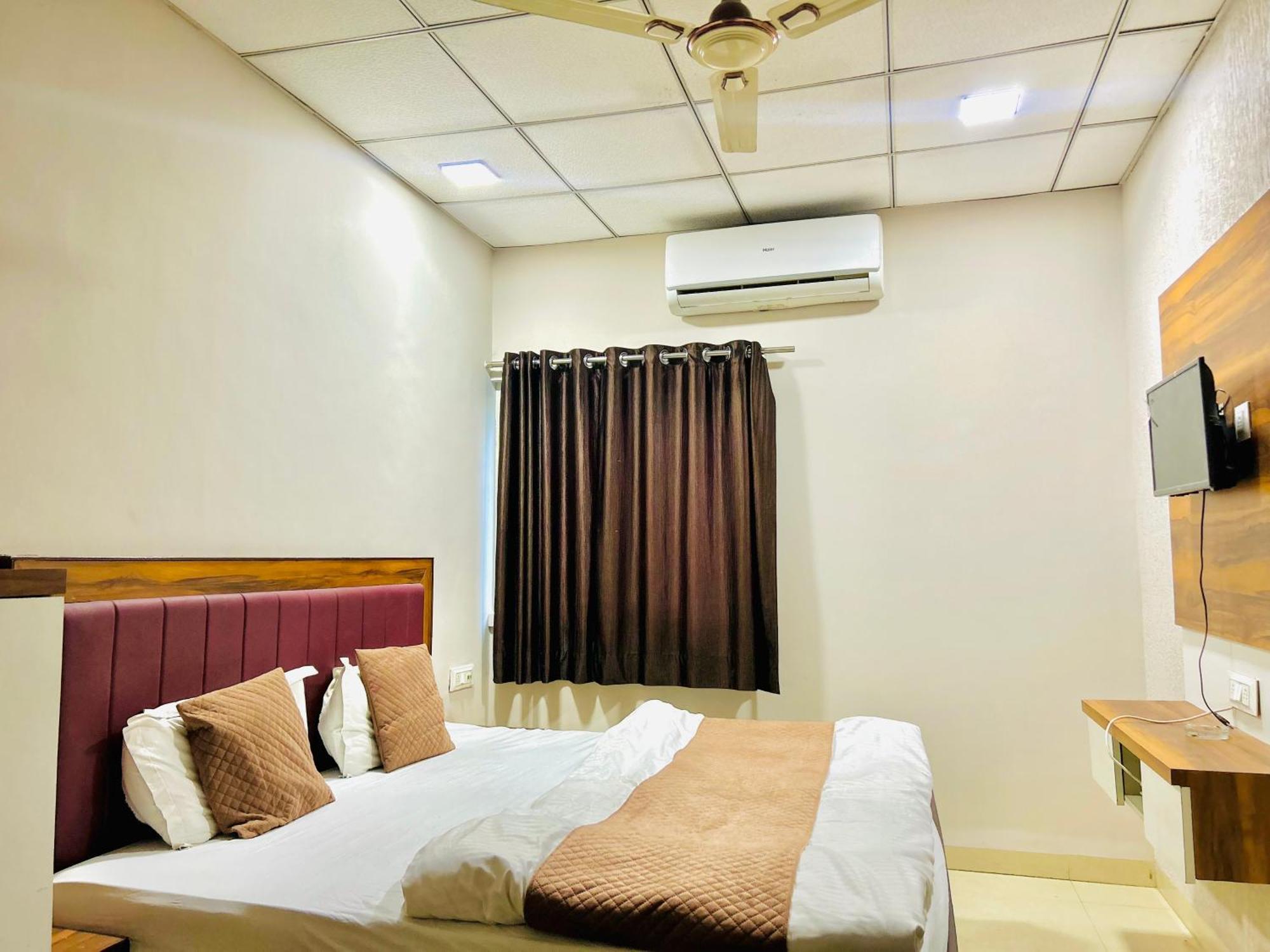 فندق Jagtara Residency إندور المظهر الخارجي الصورة