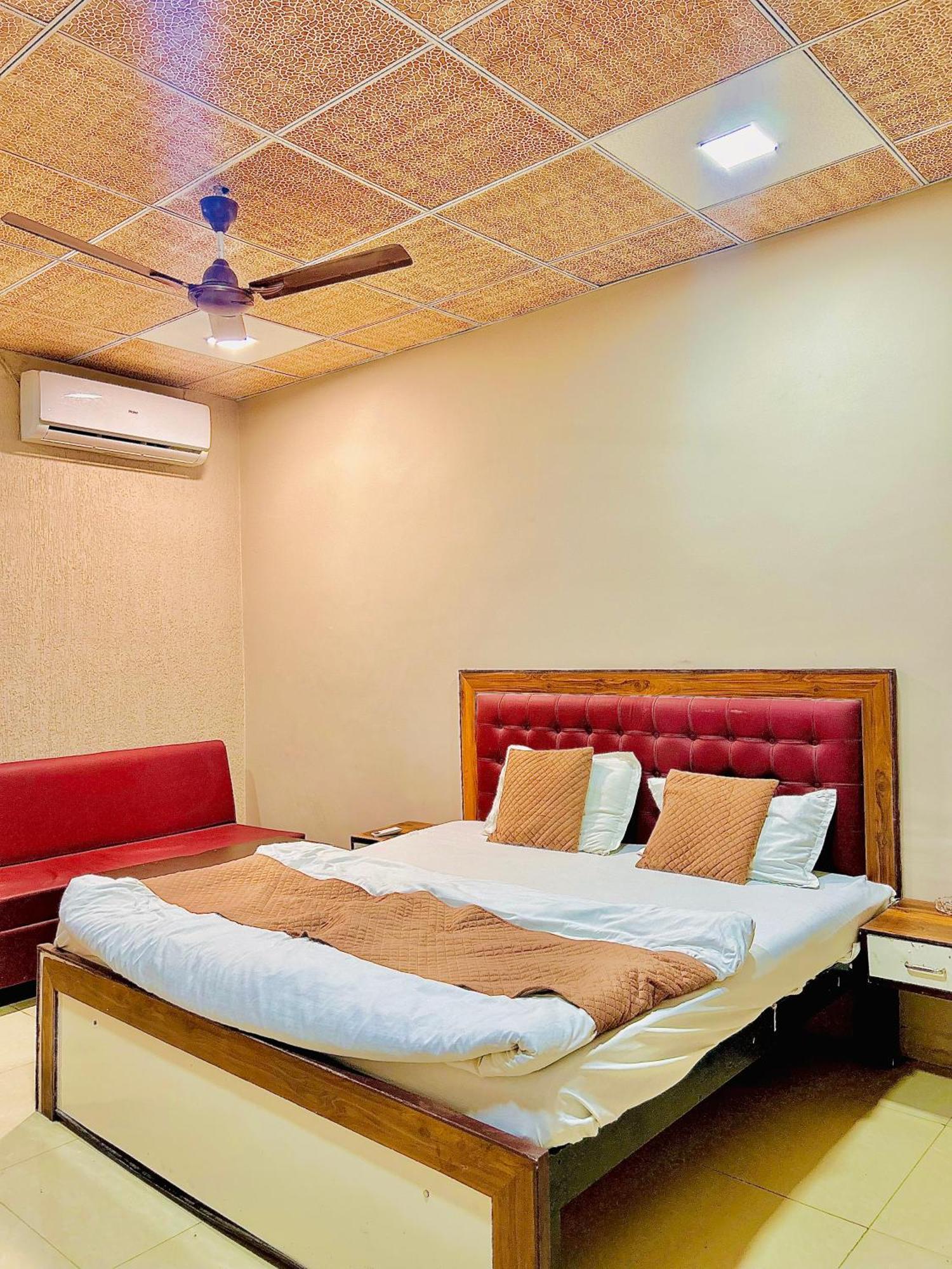 فندق Jagtara Residency إندور المظهر الخارجي الصورة